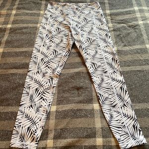 Love Her Hawaiian leaf high waisted leggings.  🌺